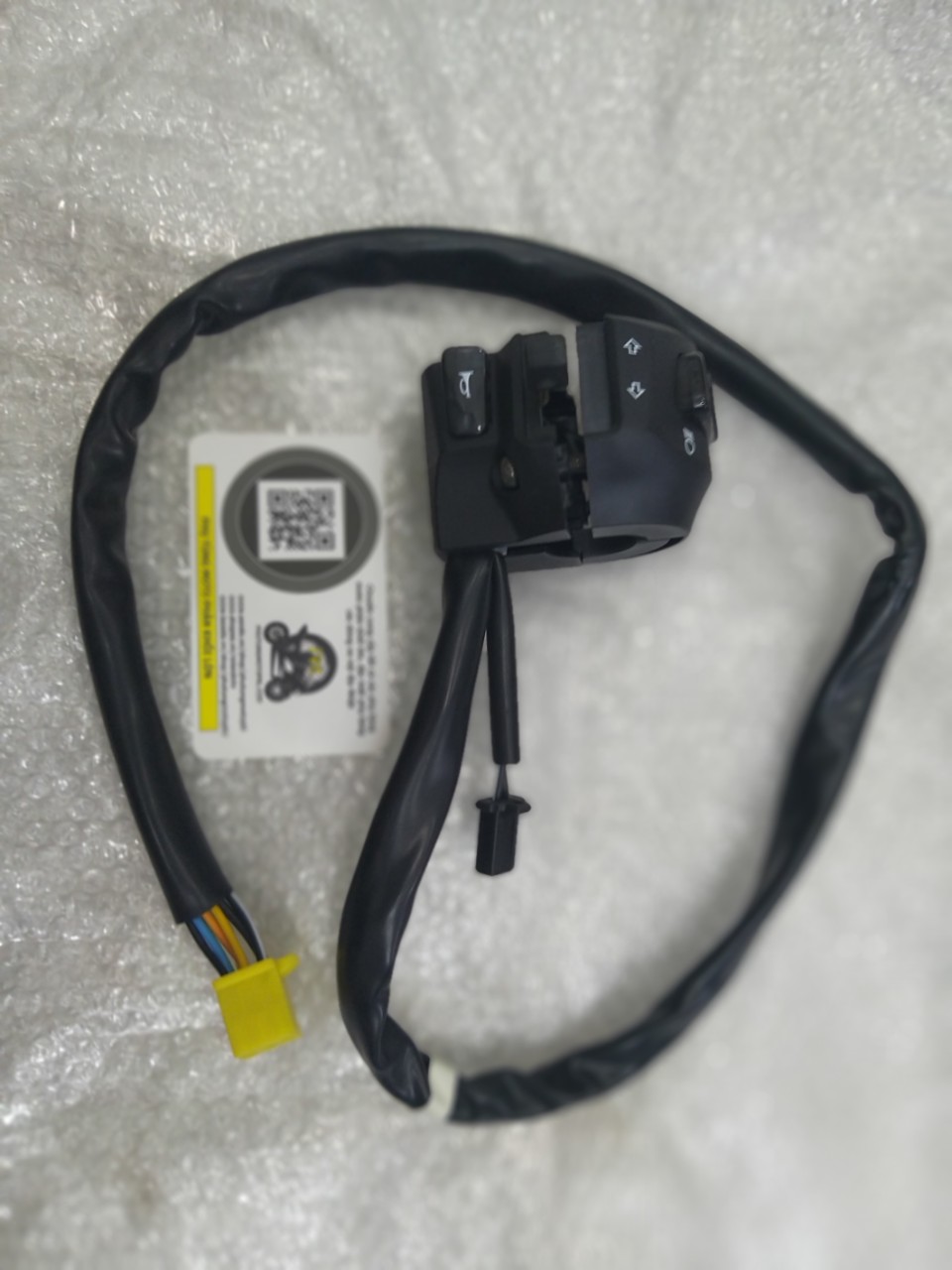 Cùm công tắc bên trái ghi đông tay lái suzuki gz150a en150