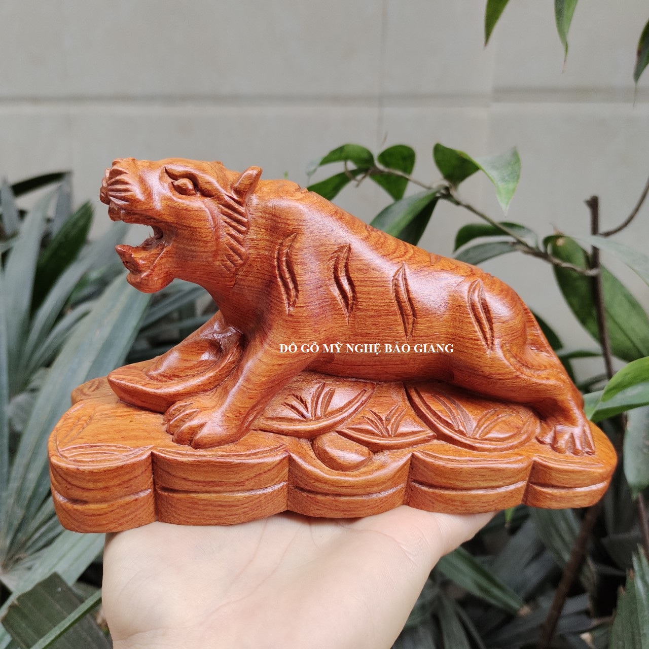 Tượng con hổ gỗ hương 19x10x8
