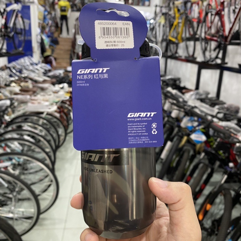 Bình nước xe đạp GIANT NE - 600cc