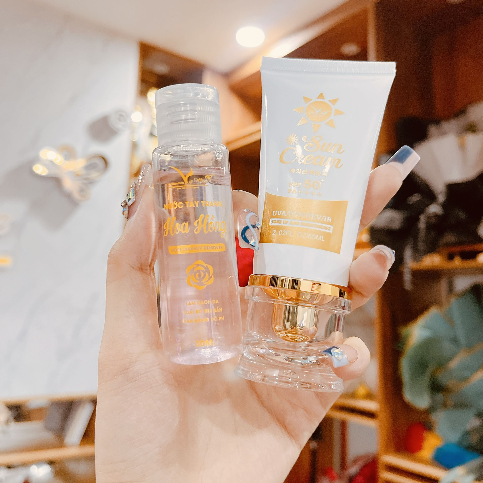 Kem Chống Nắng Vip White