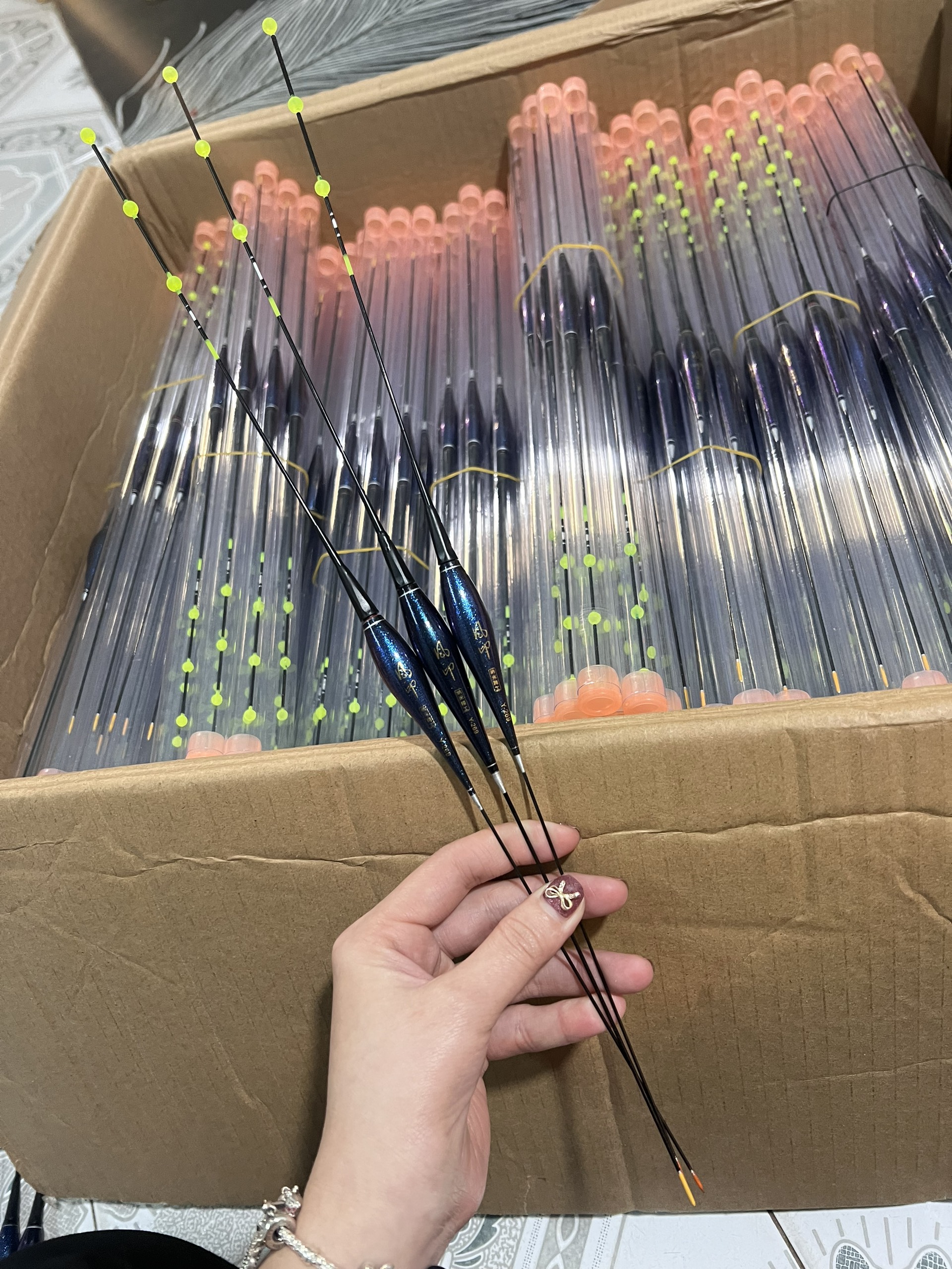 Phao câu đài nano đổi màu