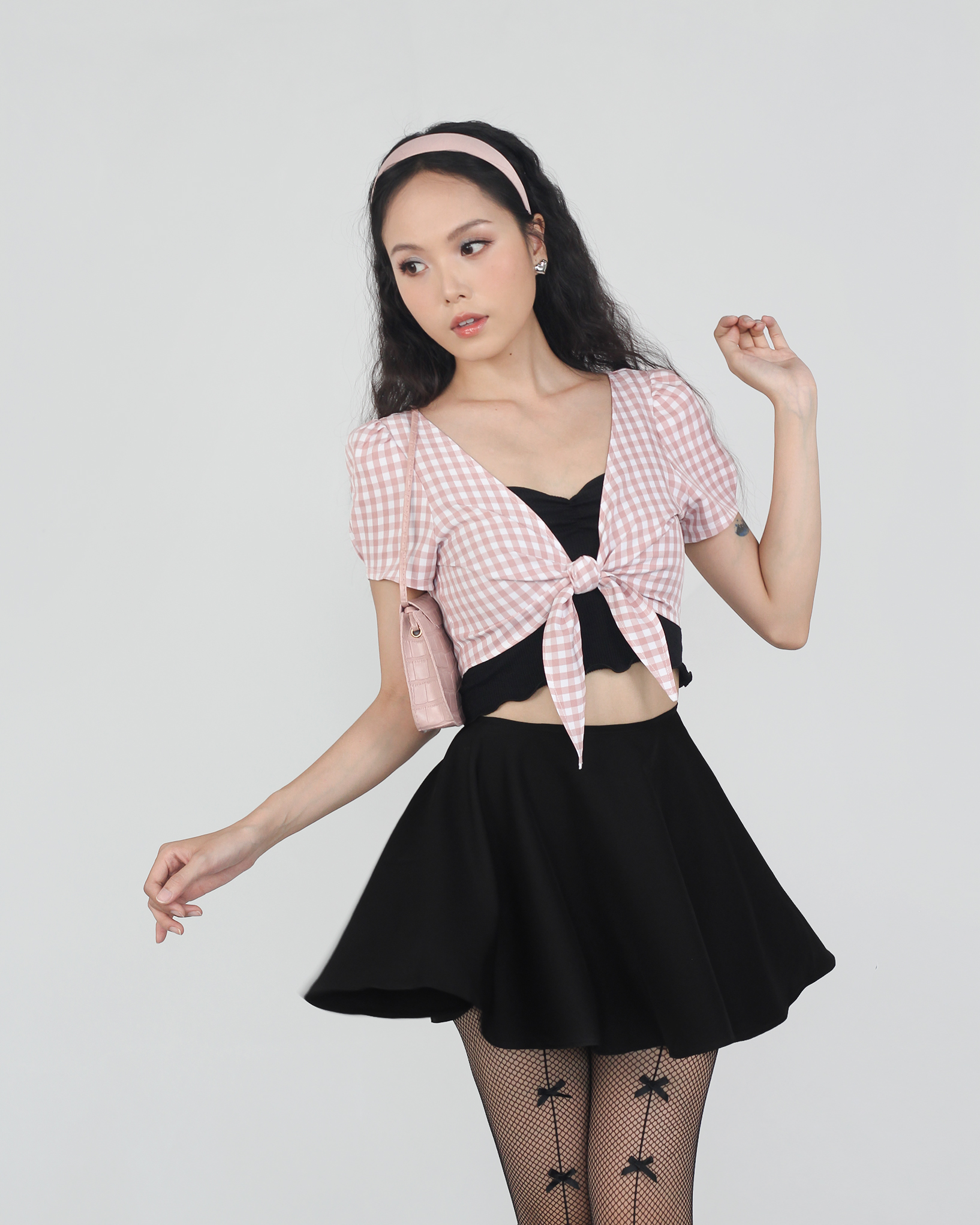 DALLA Áo croptop cột nơ caro (AC01)