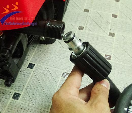 Máy xịt rửa xe gia đình công suất mạnh.TẶNG BÌNH BỌT