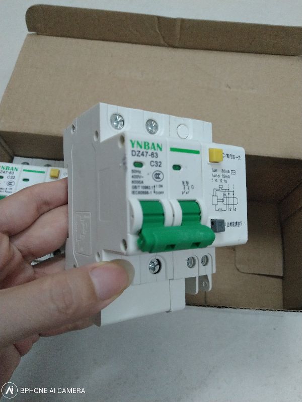 aptomat chống giật 2 pha C20