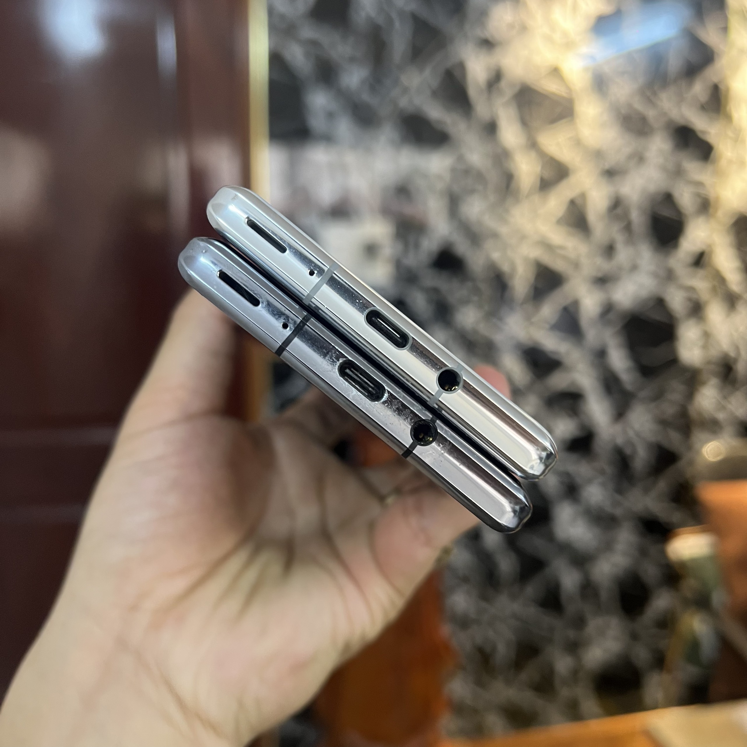 Điện thoại Sharp R6 Nhật Ram 12/128 Snap 888 Zin Đẹp