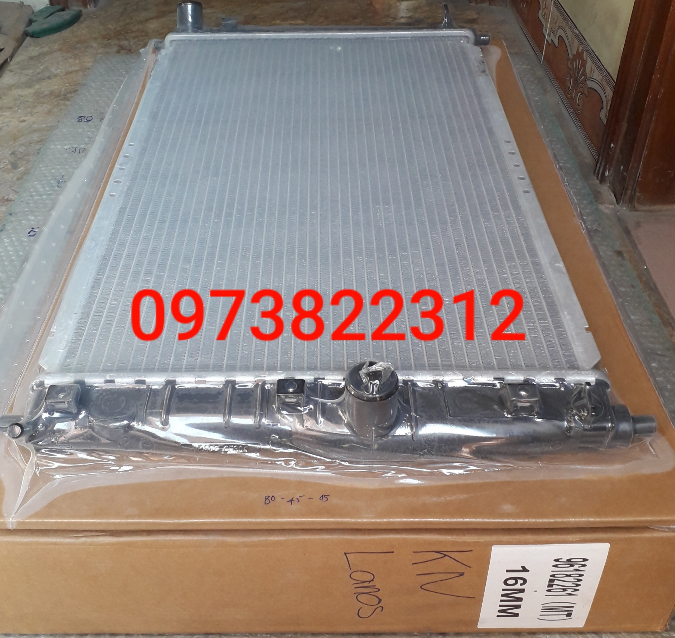 Két nước Lanos ( Giá 1 Chiếc )