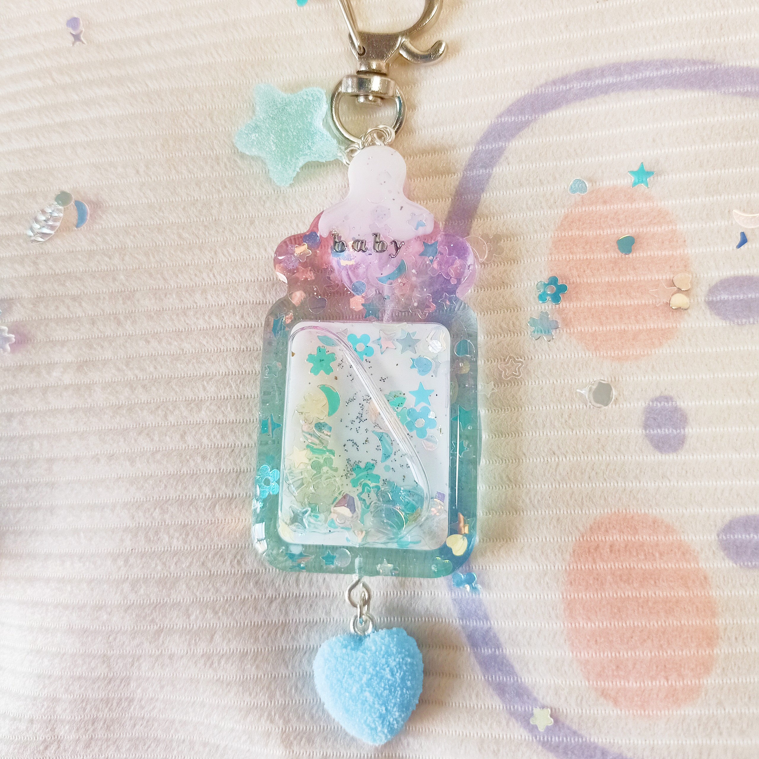 Móc khóa resin hình bình sữa (baby) handmade