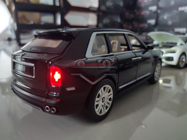 [HCM]Xe mô hình Rolls Royce Cullinan tỉ lệ 1:24 màu đen