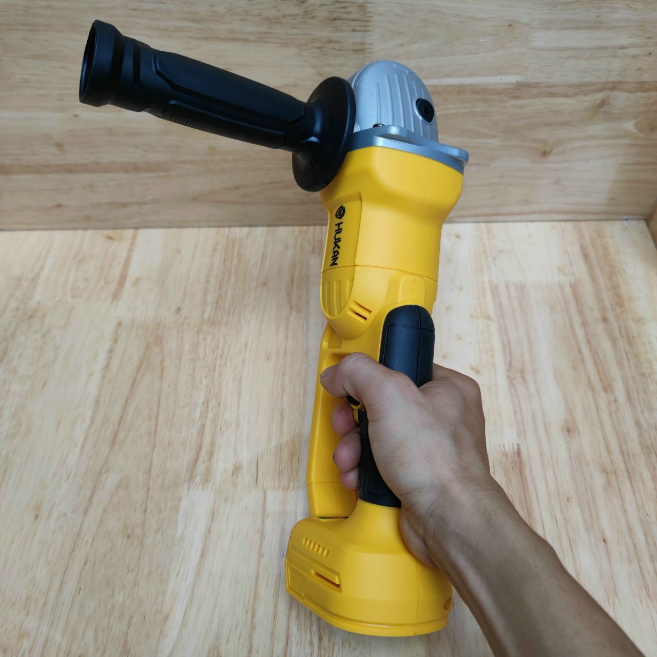 Máy mài góc Hukan không chổi than