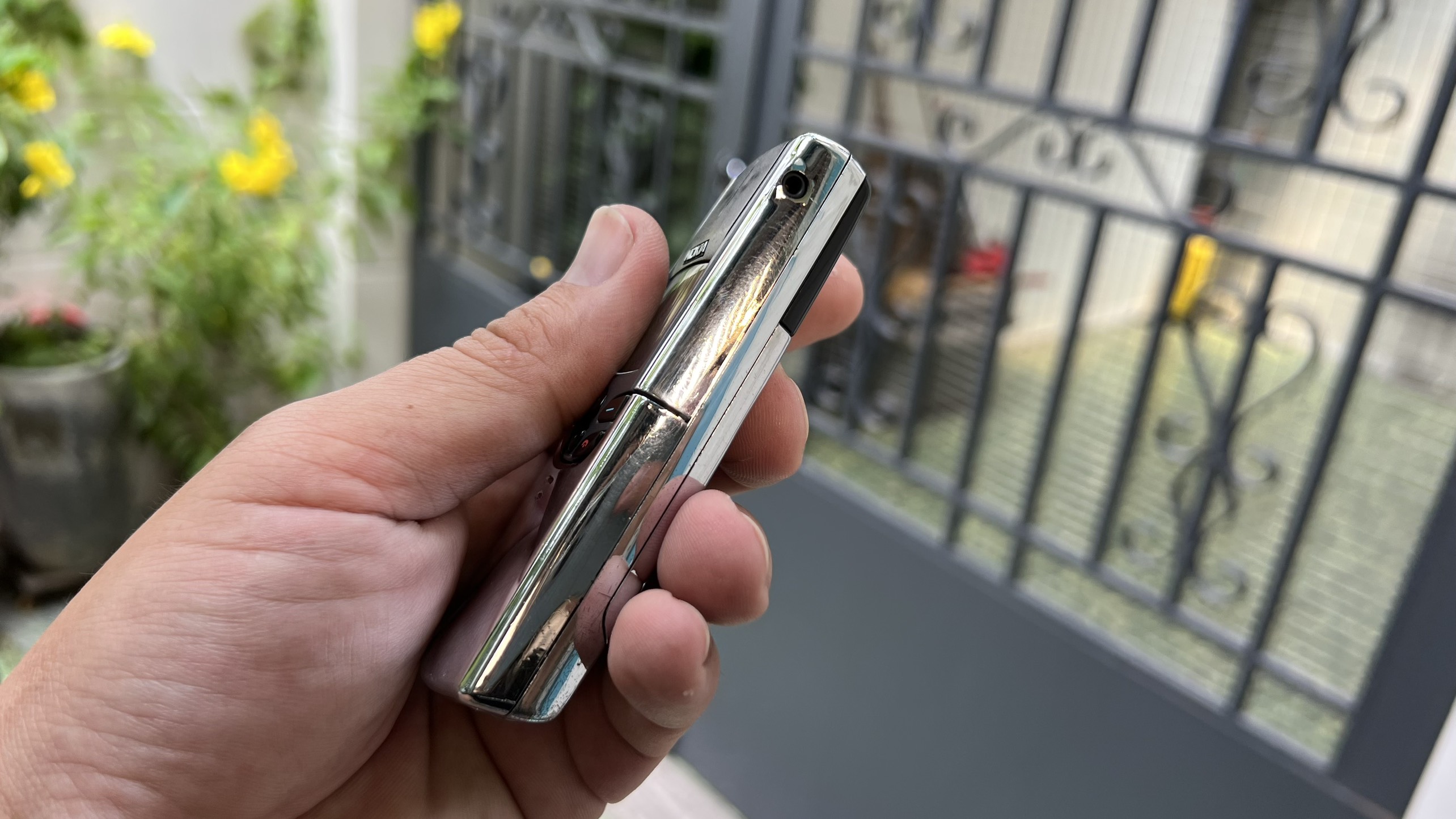 Lk Điện thoại Nokia 8810 chính hãng (1724)