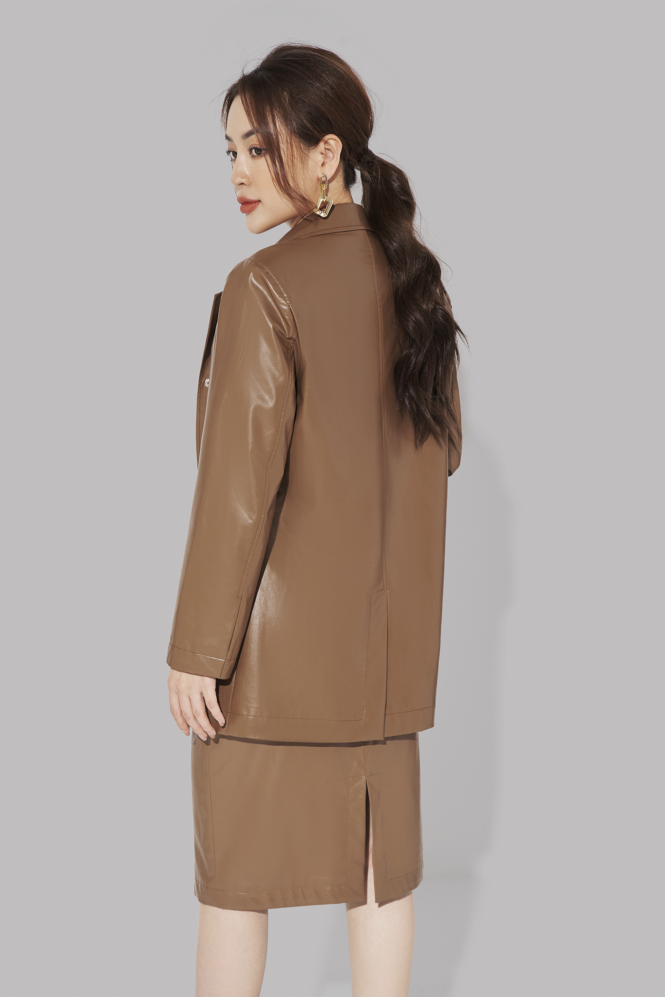 Áo blazer da nữ dáng dài Eva de Eva 21ABLE008N