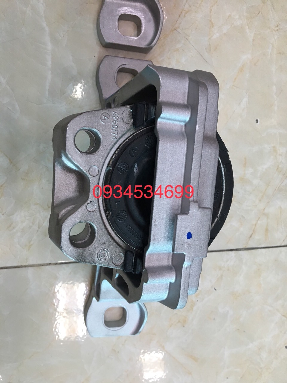 Chân đầu máy Ford Focus 05-15 Xịn – AV616F012AB