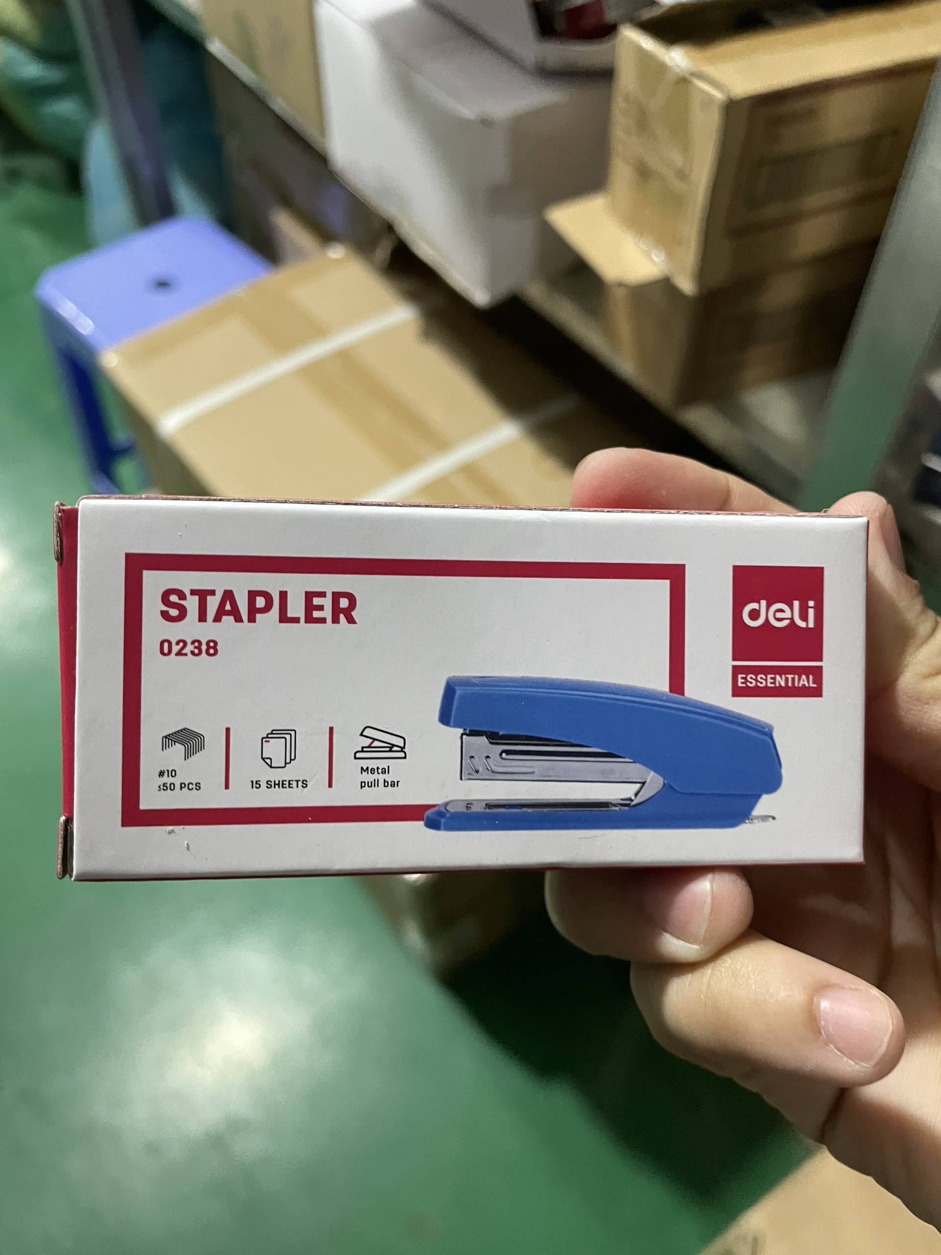 Dập Ghim Số 10 Deli - E0238 Khả Năng Bấm Được 12 Tờ