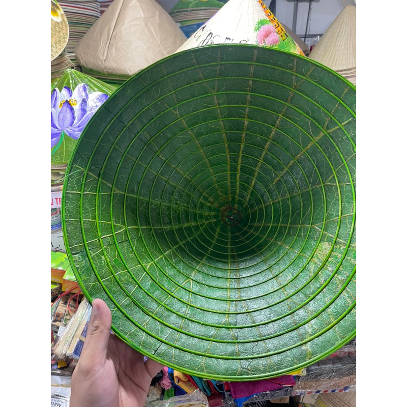 Nón lá sen xứ Huế thủ công