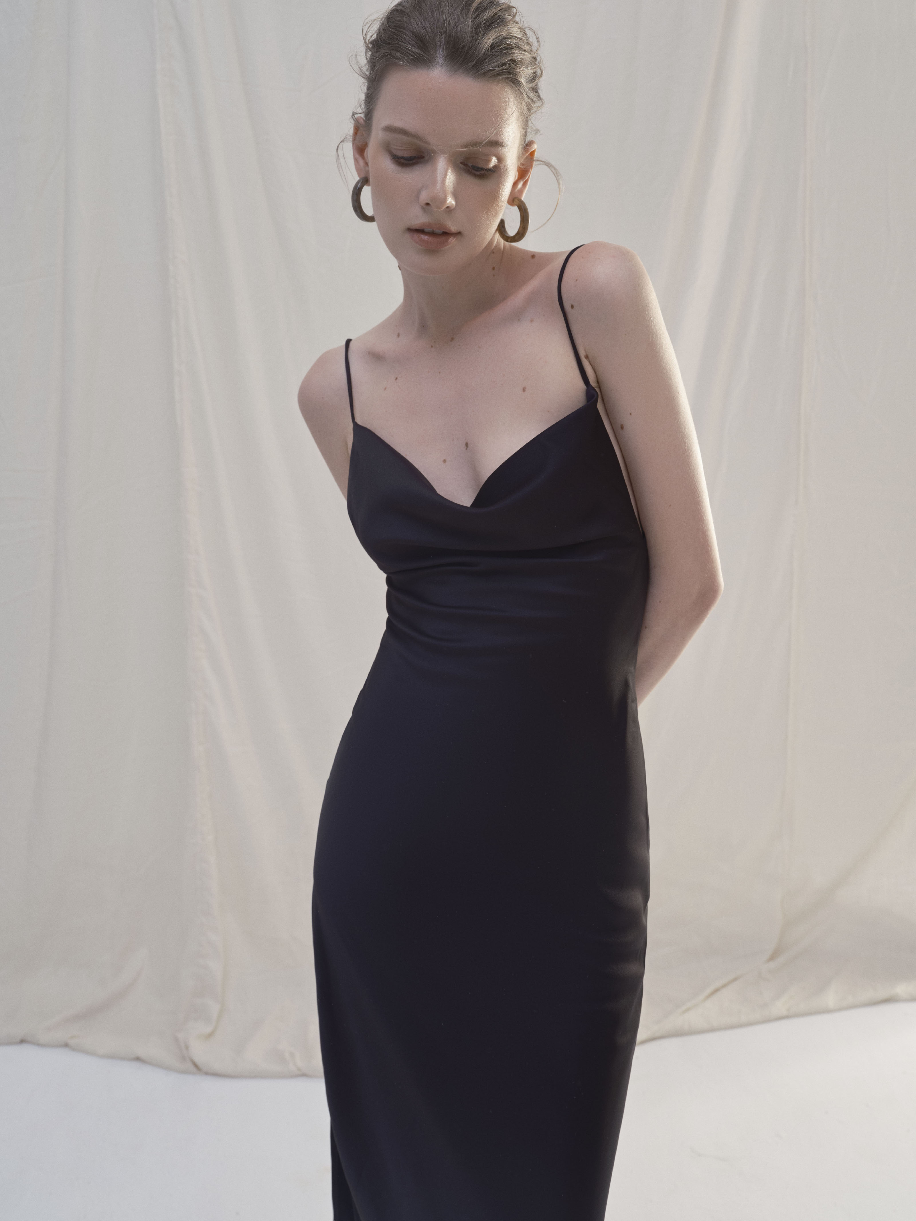 Season Studios| Đầm cổ đổ lụa Saturday Dress.