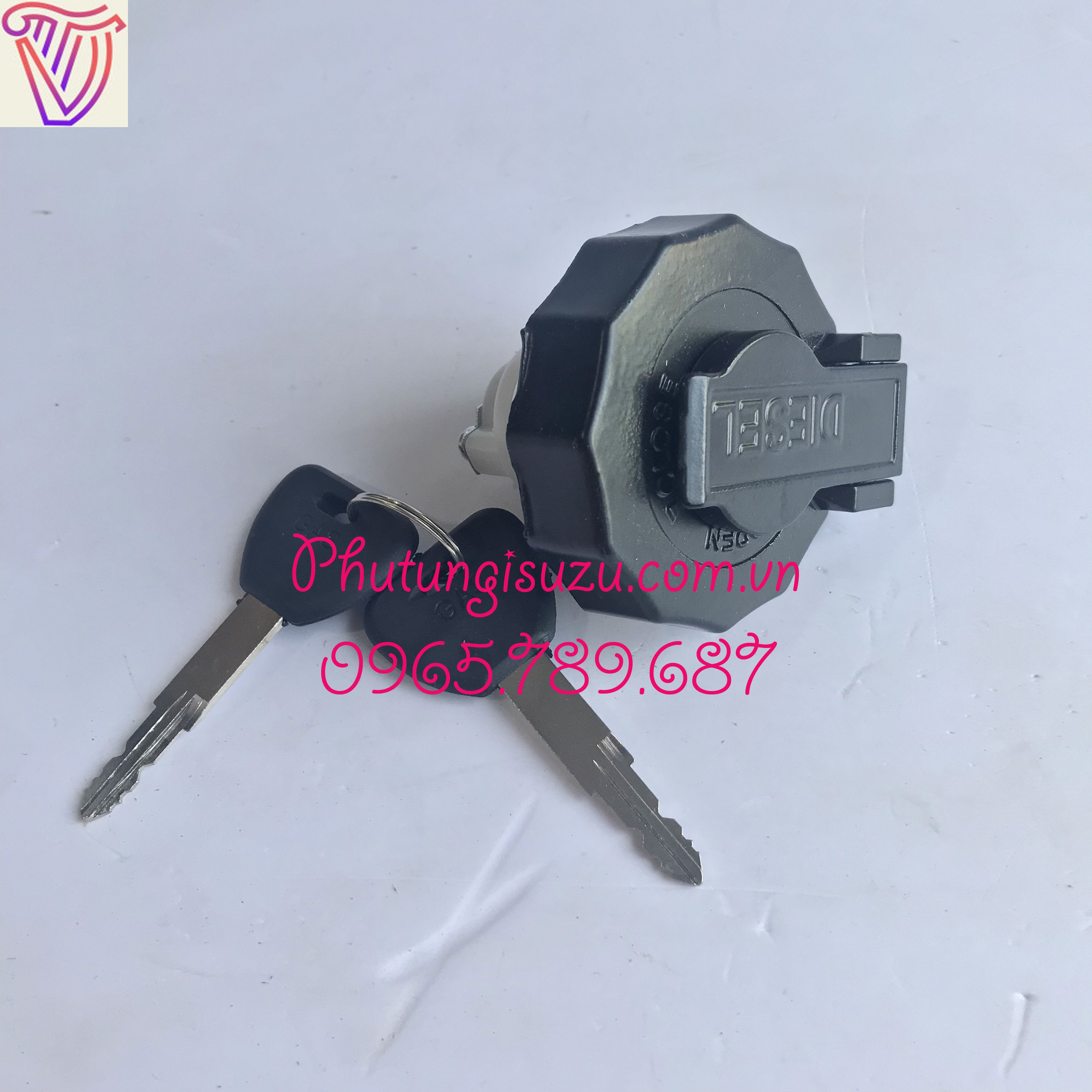 Nắp bình dầu Isuzu QKR / NQR