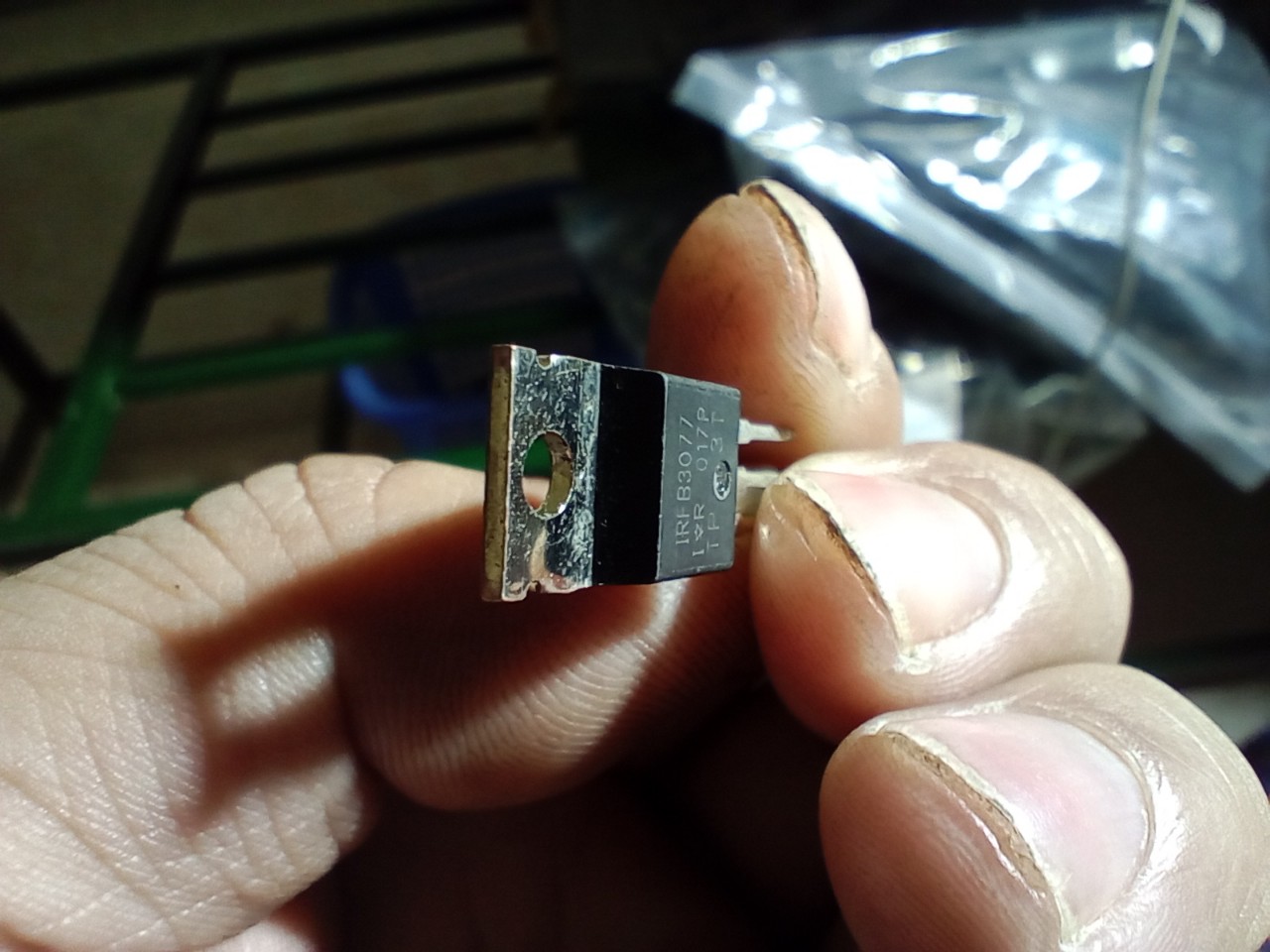 Mosfet IRFB3077 210A 75V 370W Tháo Máy Lưng Đồng Đỏ