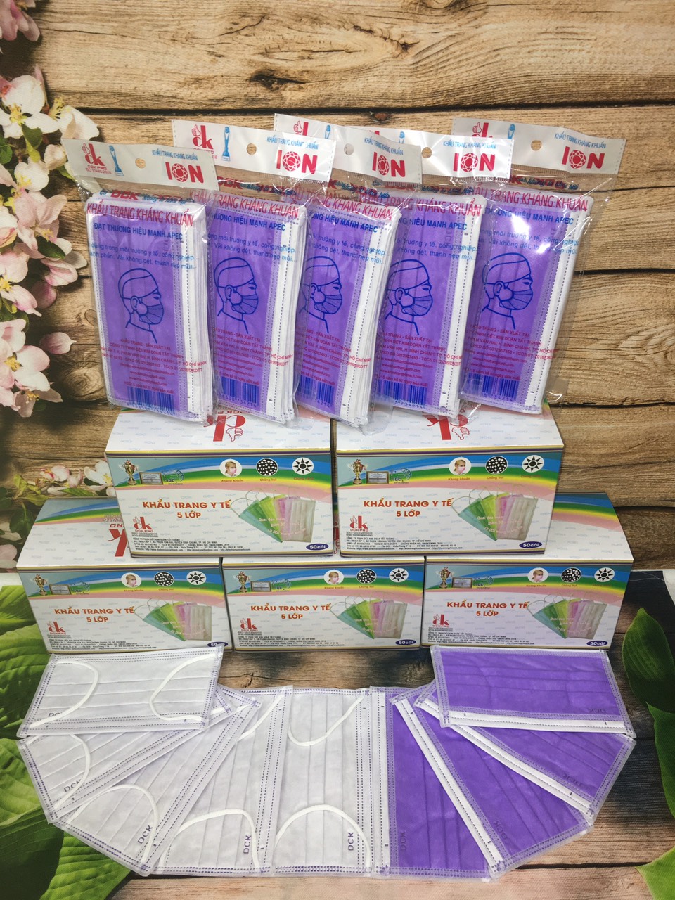 Khẩu trang y tế màu tím 5 lớp