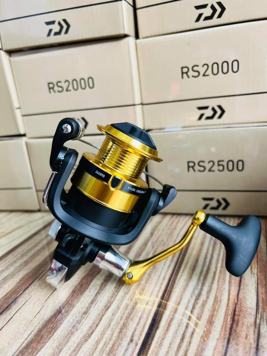 Máy daiwa RS em về 2500 3000 4000 mẫu máy bình dân