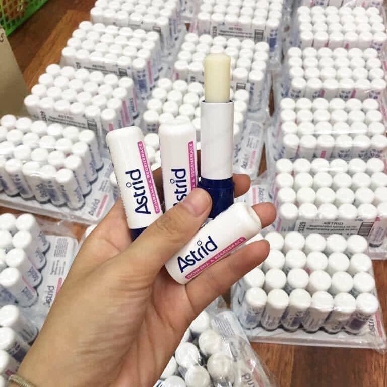 Son Dưỡng Môi Mỡ Hươu Astrid Nga