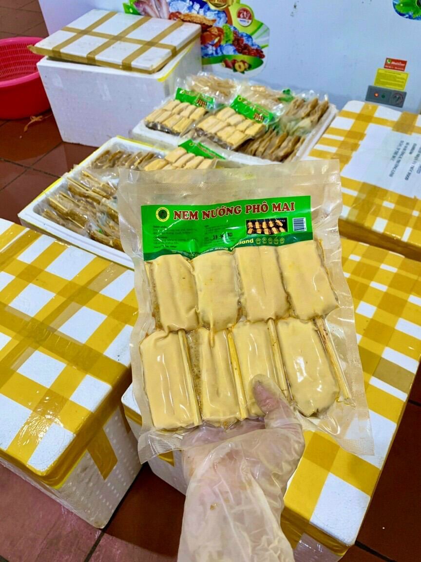 Nem nướng phô mai hộp 8 que (giao tphcm)
