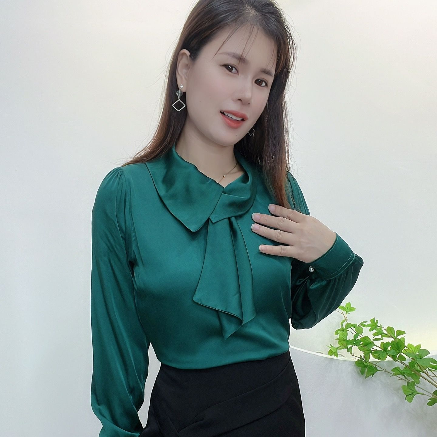 AM44 - [ẢNH VÀ VIDEO TỰ CHỤP] ÁO KIỂU TIỂU THƯ SANG TRỌNG