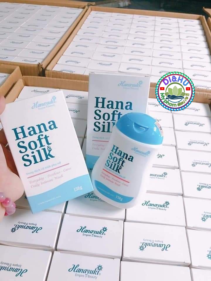 Dung dịch vệ sinh phụ nữ HANA. SOFT & SILK.