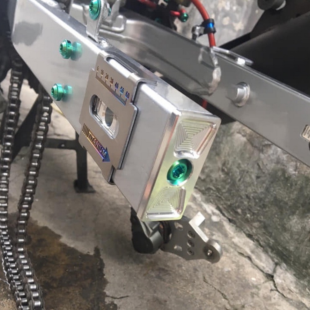 (Sale sốc) Nẹp gắp TITAN Cho XE EXCITER 150, RAIDER, SATRIA ( 100% TITAN )