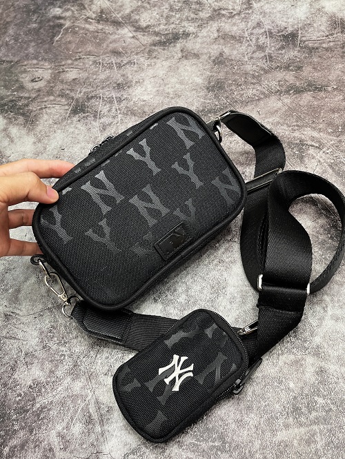 Túi Đeo Chéo M.L.B B313 Mini monogram Cross Bag