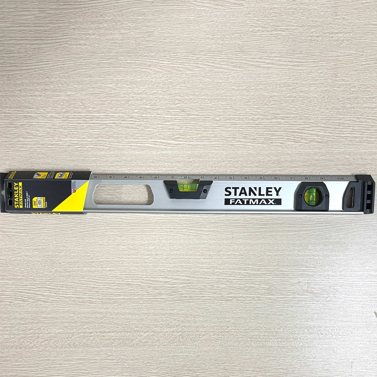 FatMax 24in/60cm hydraulic ruler, with Stanley magnetic
