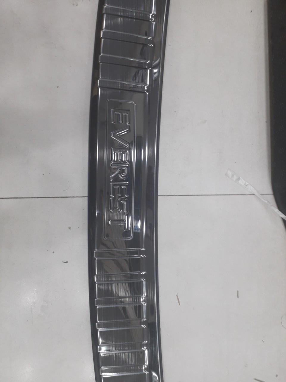 Chống trầy cốp ngoài inox everest 2017-2021