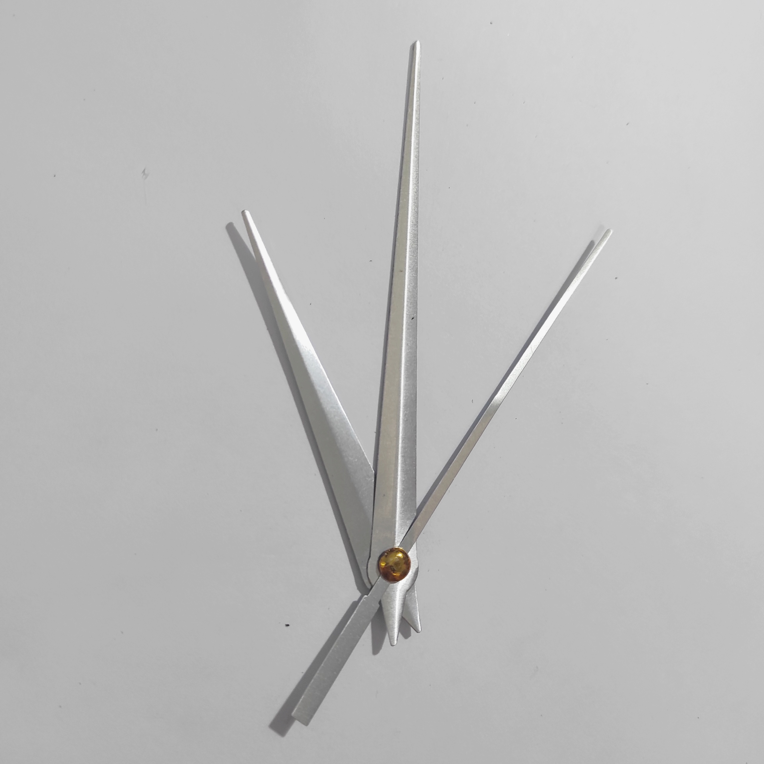 Bộ máy đồng hồ treo tường kim trôi và 3 cây kim