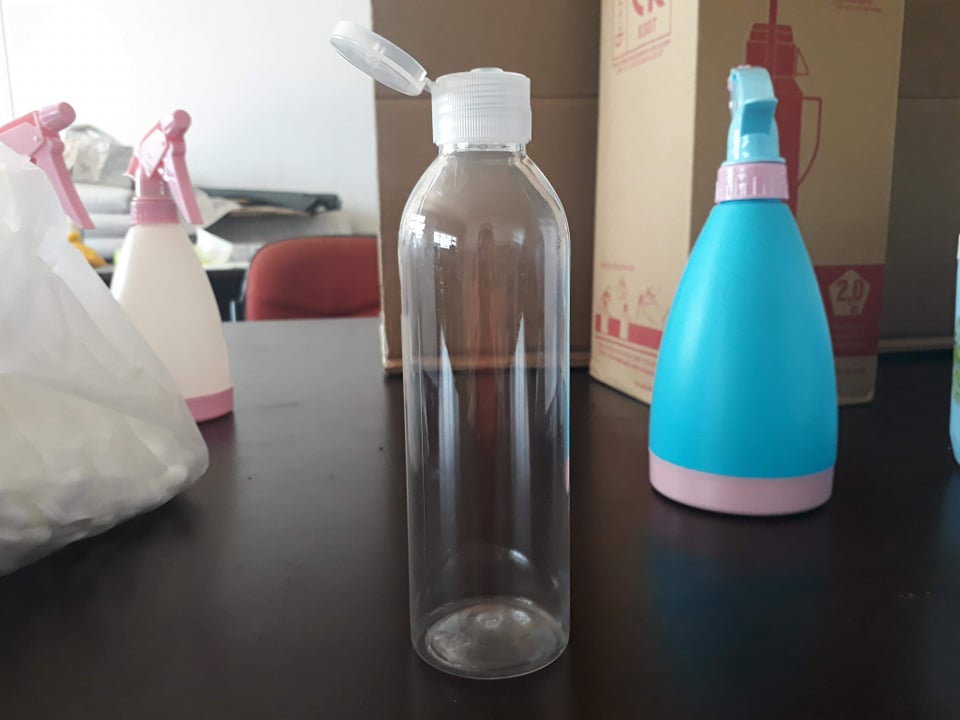 Chai nhựa trong nắp bật 250ml