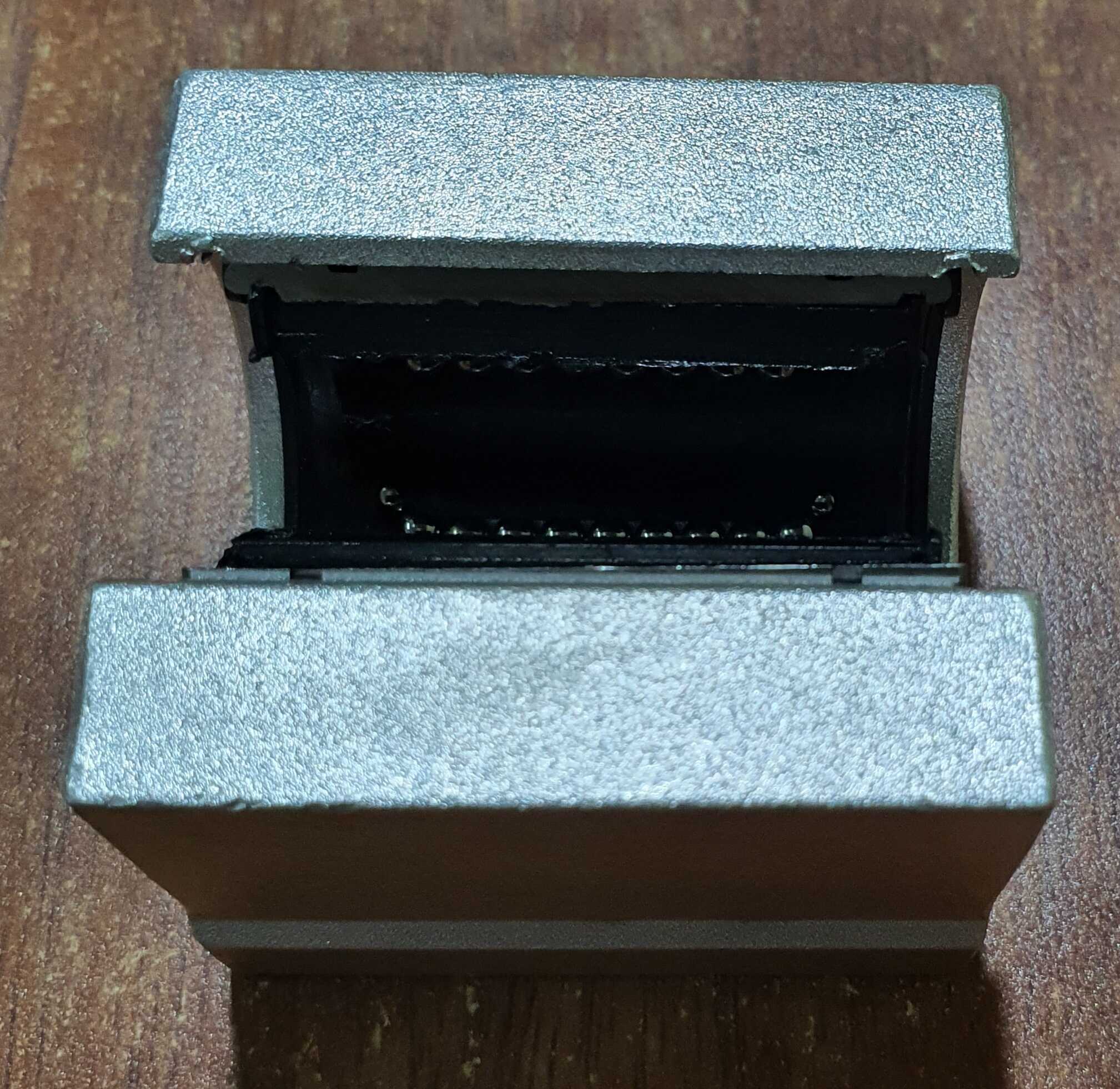 Con trượt tròn khuyết SBR20UU