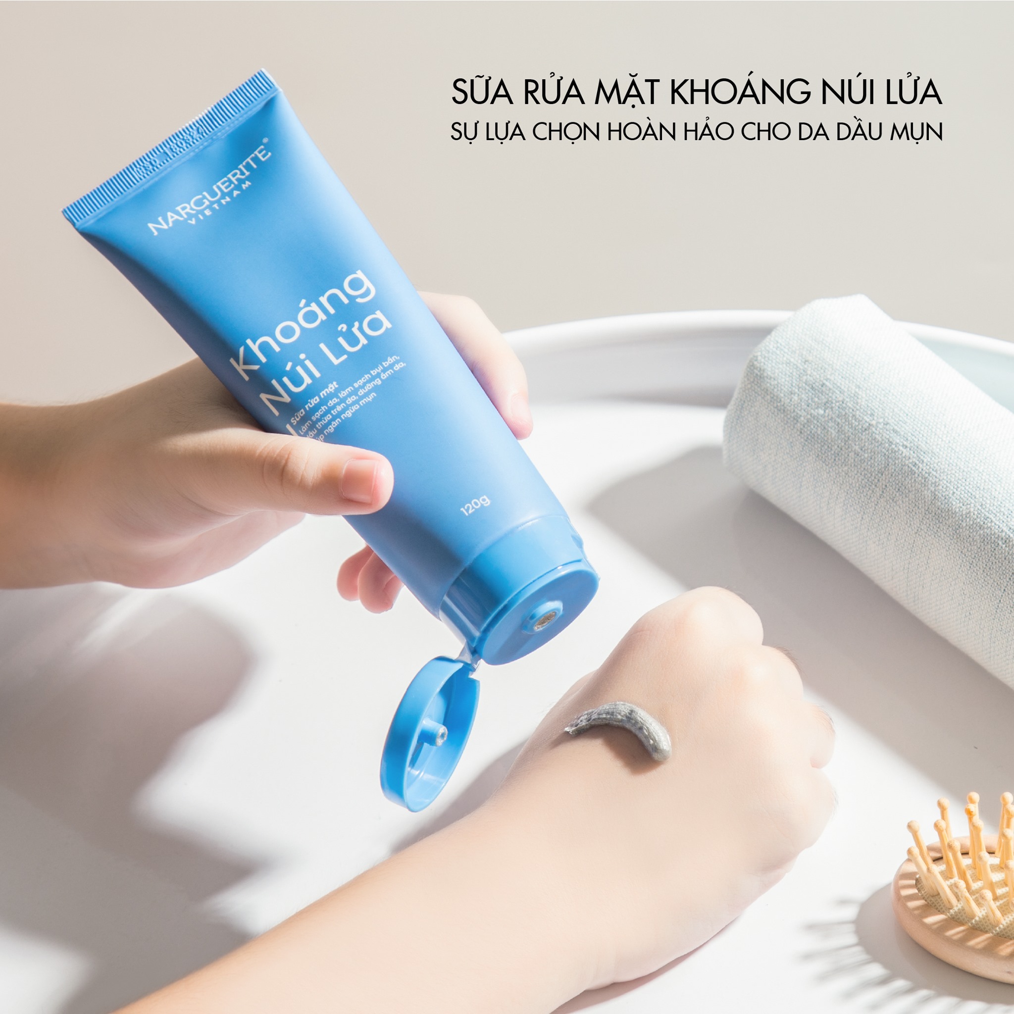 [ Mẫu Mới ] Sữa Rữa Mặt Kiềm Dầu Giảm Mụn Khoáng Núi Lửa 120g