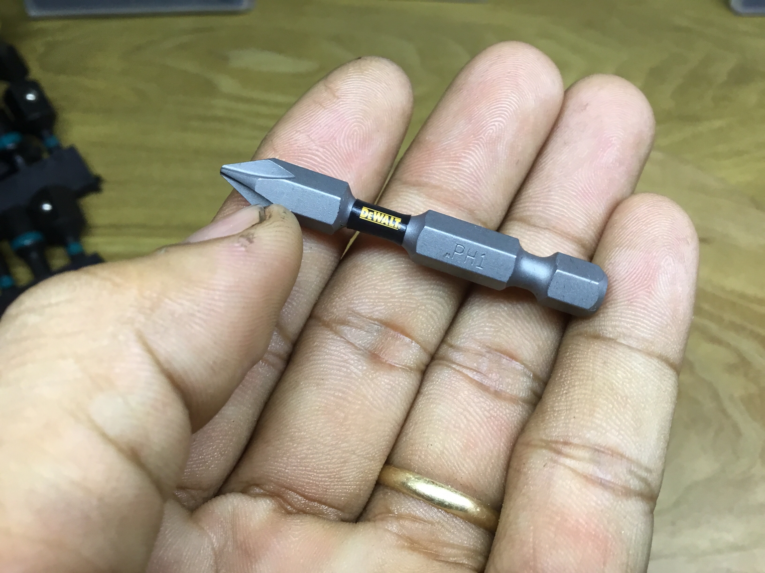 Mũi Vít DeWalt Tem Đen Chính Hãng Ph1 52mm Có Từ