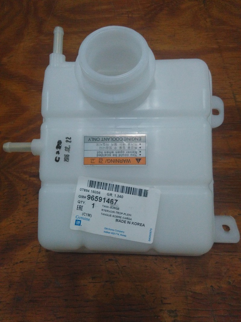 Bình nước phụ Spark - hàng xịn có nắp