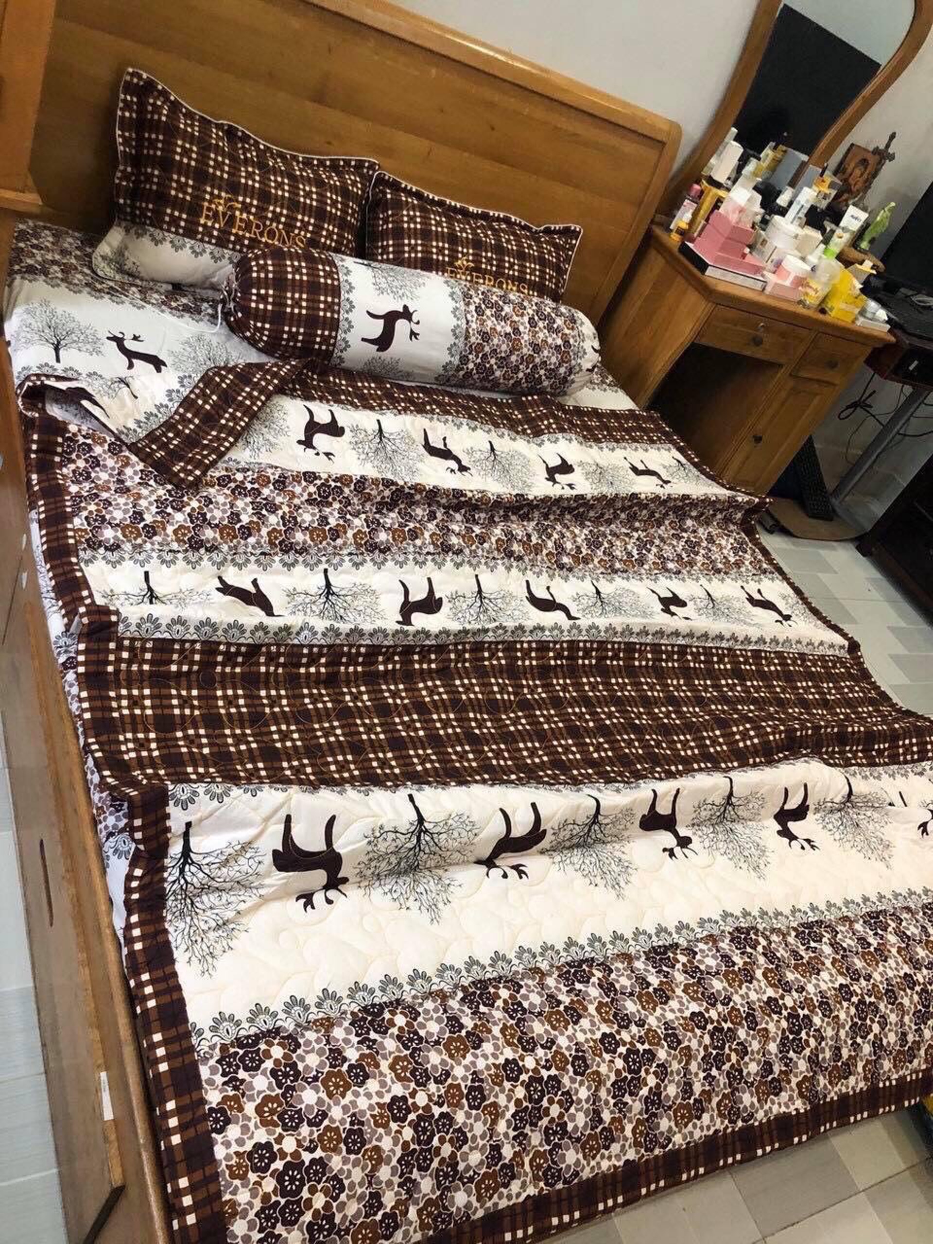 Bộ chăn ga cotton poly 5 món Hưu Nâu ( 1m6 x 2m ) - ( 1 drap + 1 vỏ gối ôm + 2 vỏ gối nằm + 1 chăn hè )