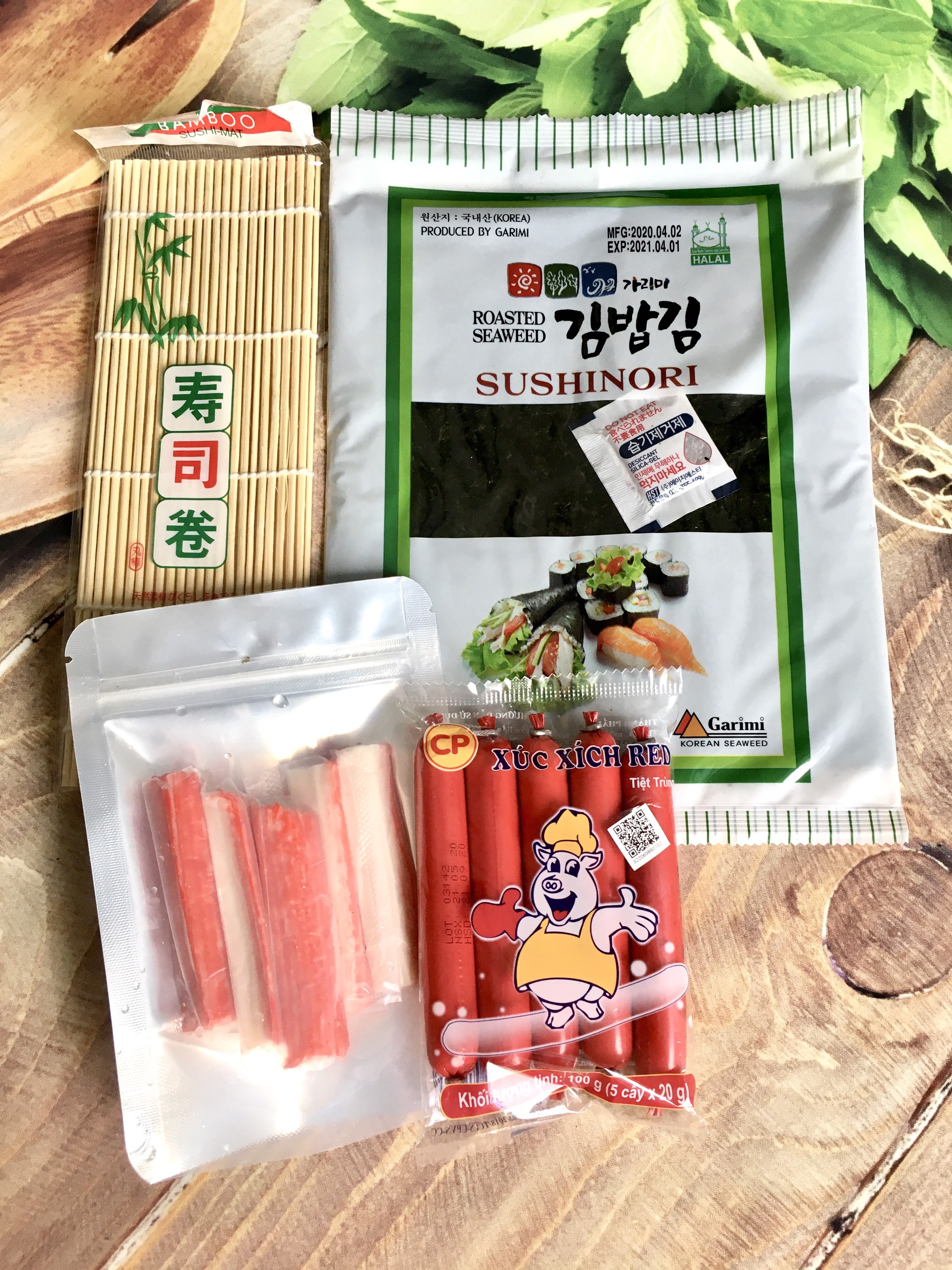 Combo 4 món rong biển cuộn kimbap ( rong biển lá kim, mành tre, 1 gói xúc xích,100g thanh cua)