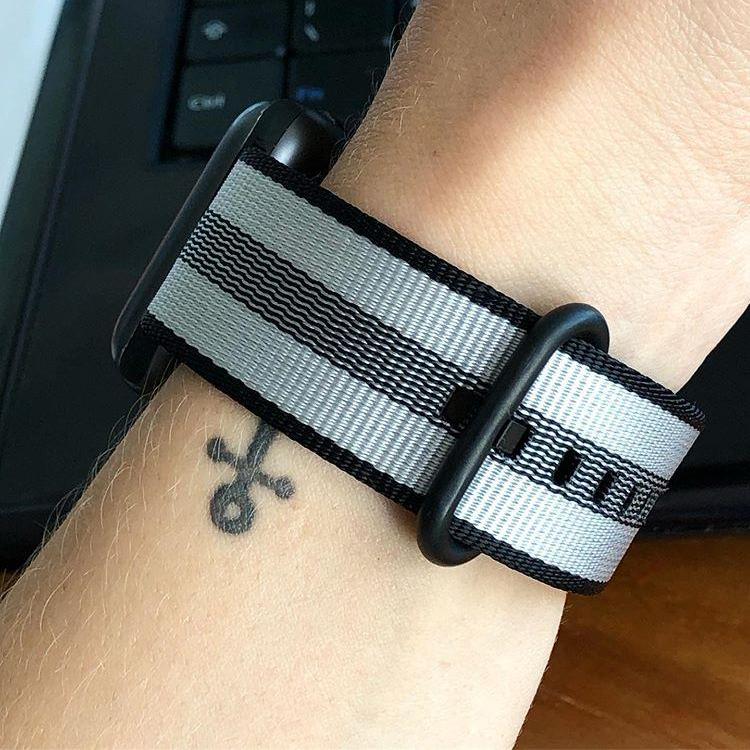 Dây Nylon Woven đồng hồ Apple Watch Black Stripe (không kèm mặt đồng hồ)