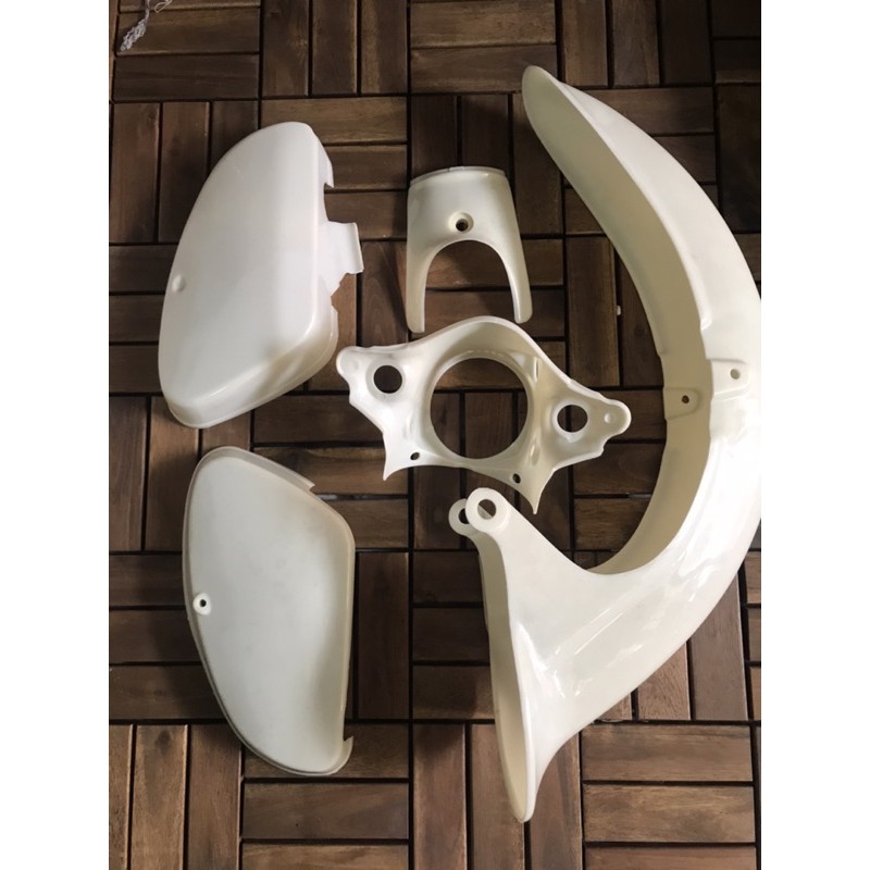 Dàn áo xe cub 81 chưa sơn