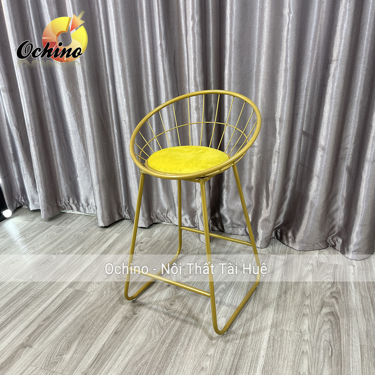 Ghế trang trí quầy bar, ghế chụp ảnh chụp ảnh chân vàng đệm nỉ phong cách hiện