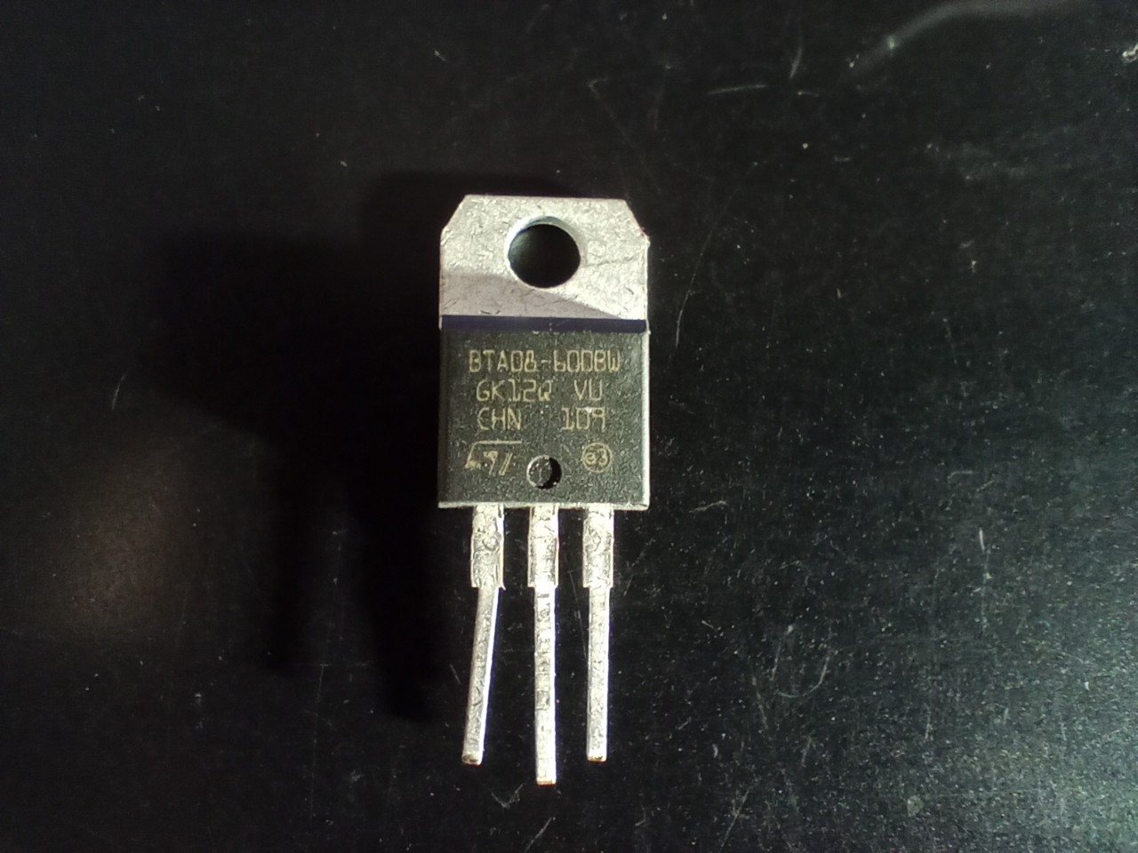 Triac bta08-600c bta08-600b 8a 600v tháo máy