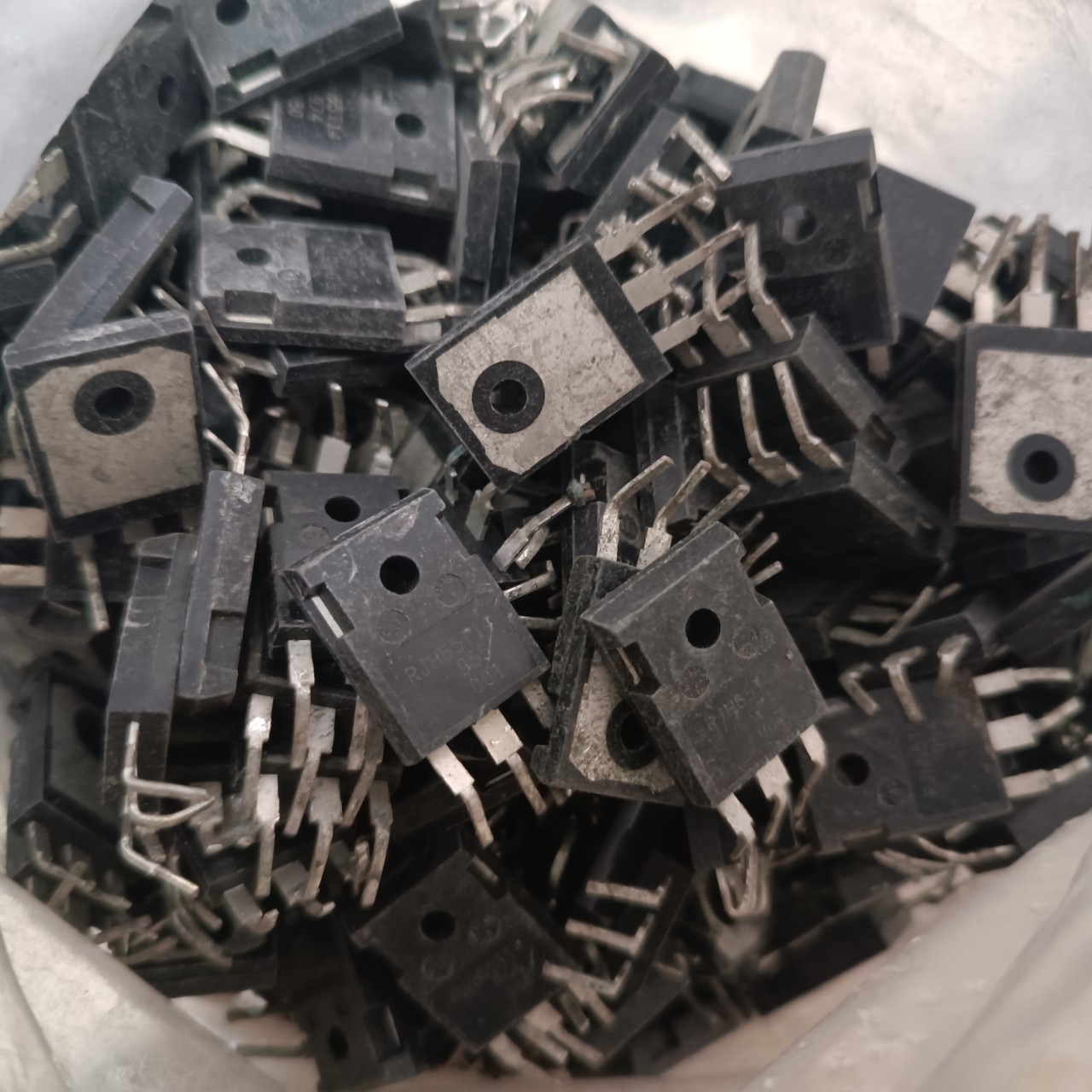 4 chiếc IGBT RJH65T14 100A 600V tháo máy