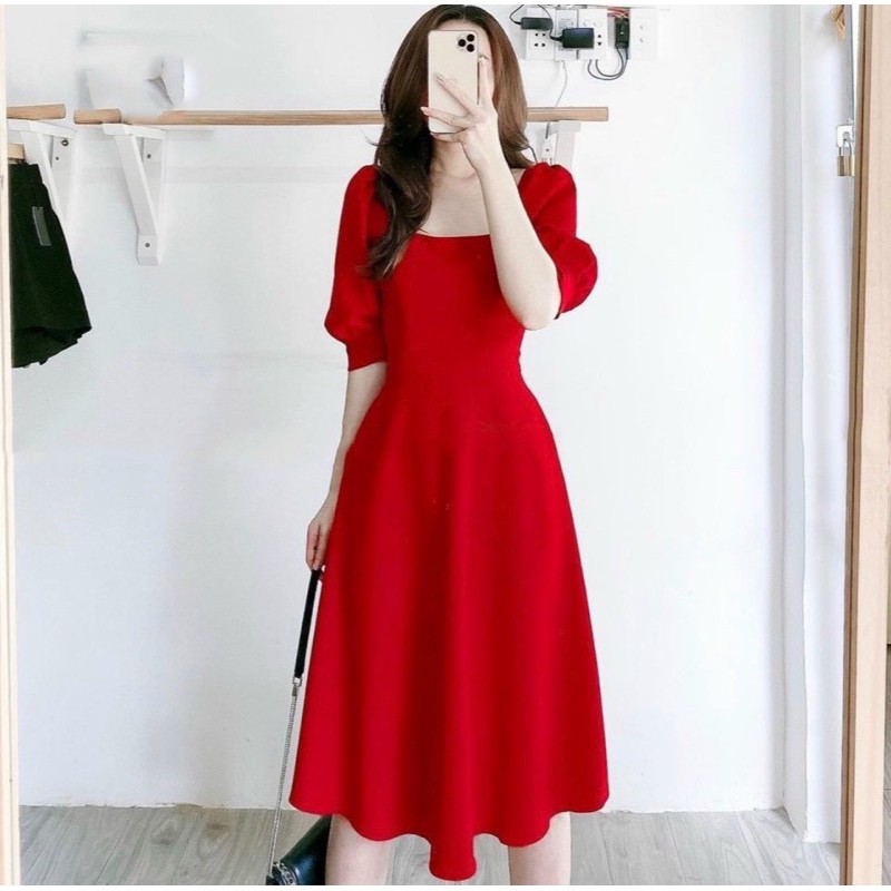 Đầm đỏ cổ vuông tay lỡ