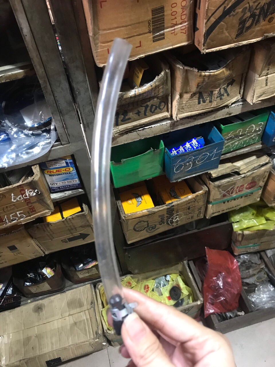 Ống nhựa lọc gió xe Sh Ý