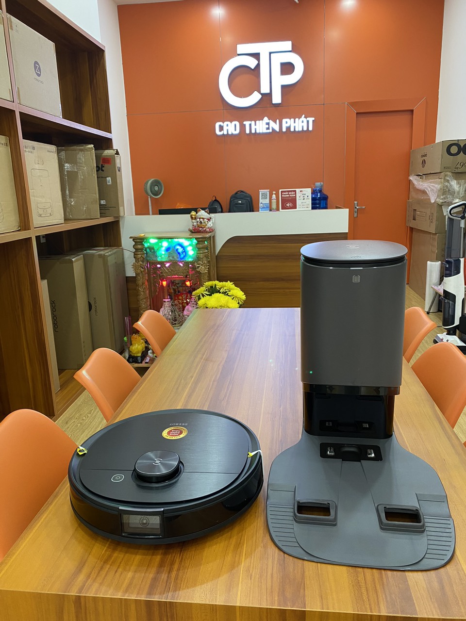 [HCM]Robot hút bụi lau nhà Ecovacs Deebot OZMO T8 AIVI PLUS