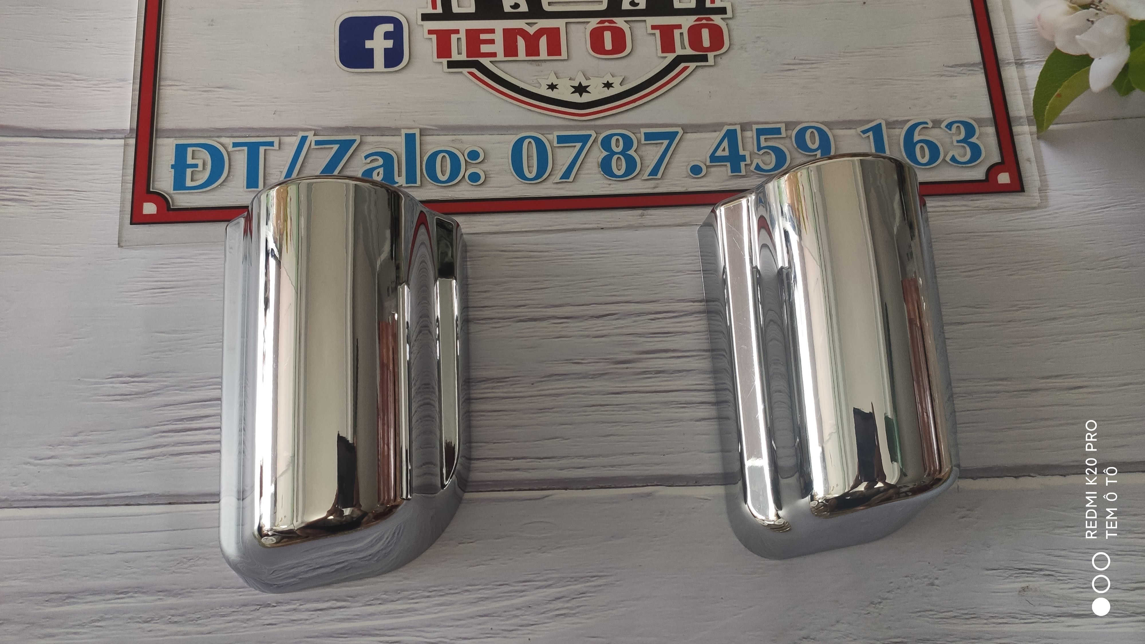 Ốp chân gọng gương cho Hino 500 ( 1 bộ gồm 2 cái )