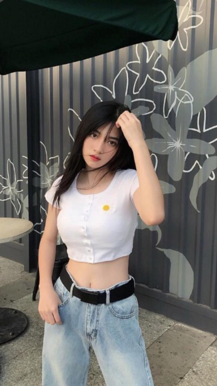 Áo Thun Croptop Cài Nút In Hình Hoa Mặt Trời Cá Tính TTS0491