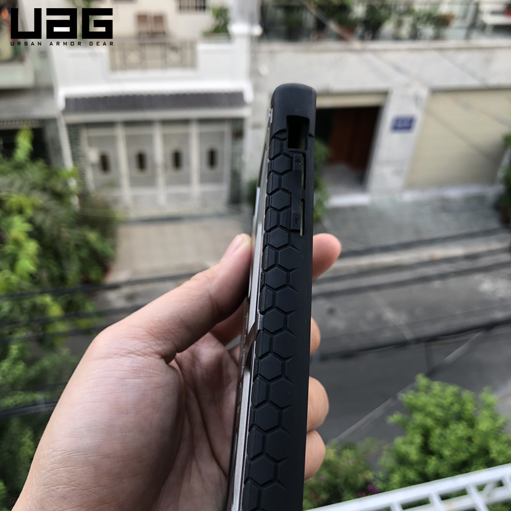 Ốp Lưng UAG Monarch Chống Va Đập Cho iPhone 11 / 12 / 13 Series An Toàn Tuyệt Đối